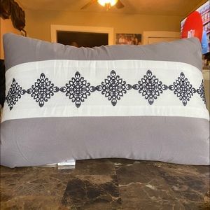 Throw pillow